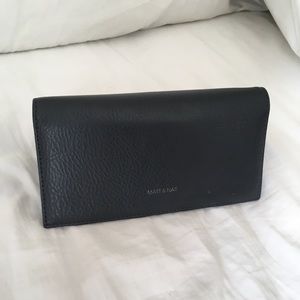 Matt and Nat vegan leather wallet